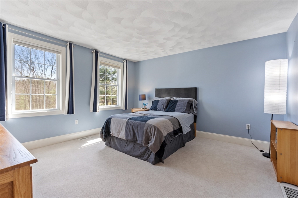 18 Danforth Ln