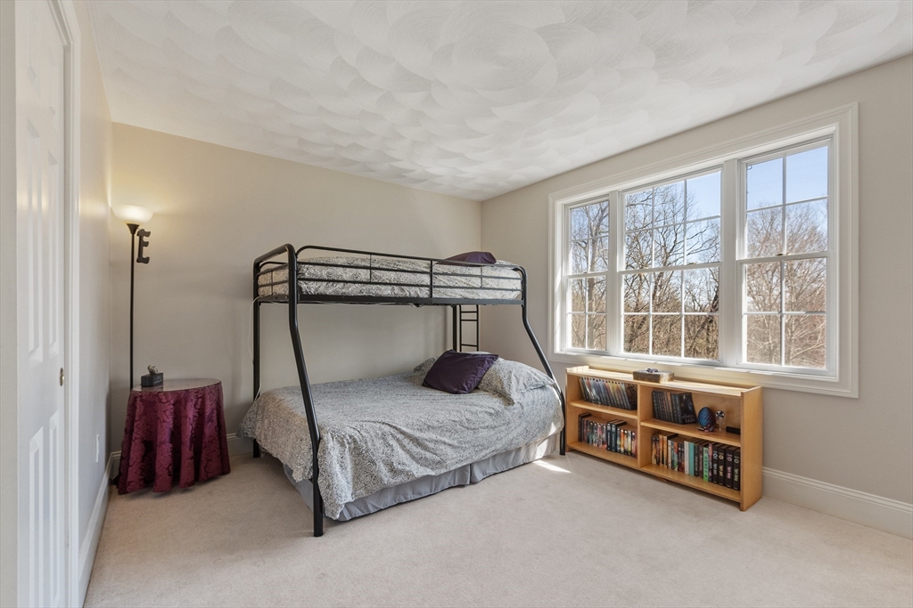 18 Danforth Ln
