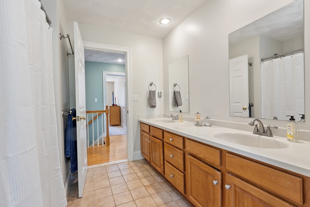 18 Danforth Ln