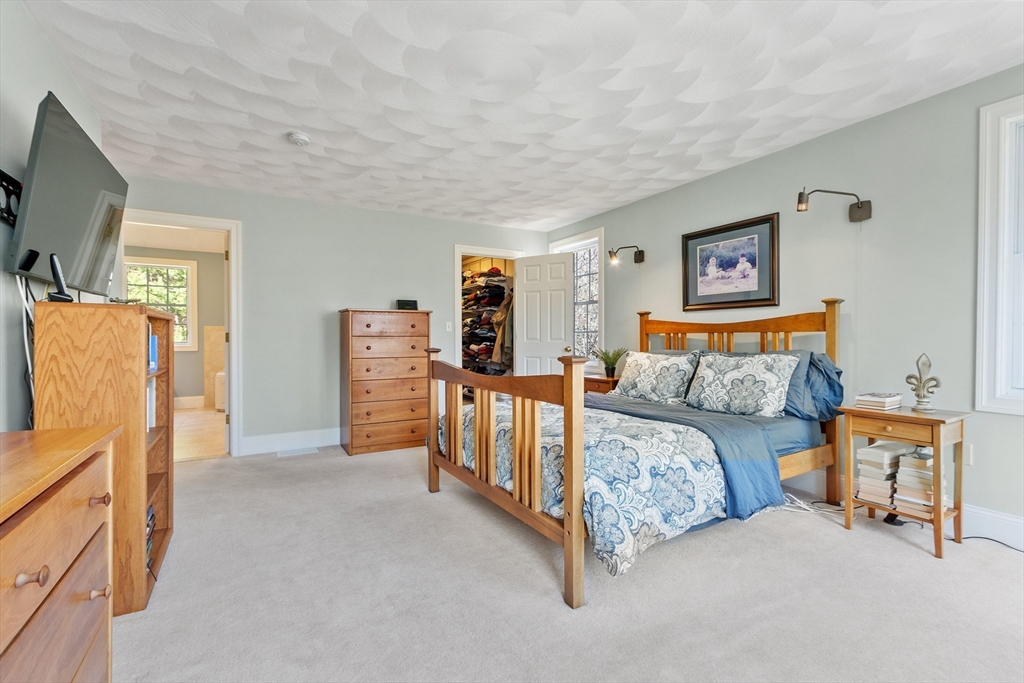 18 Danforth Ln