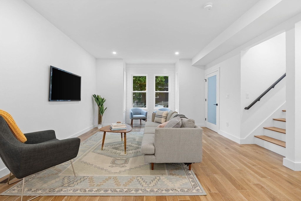 16 Edgar Ave