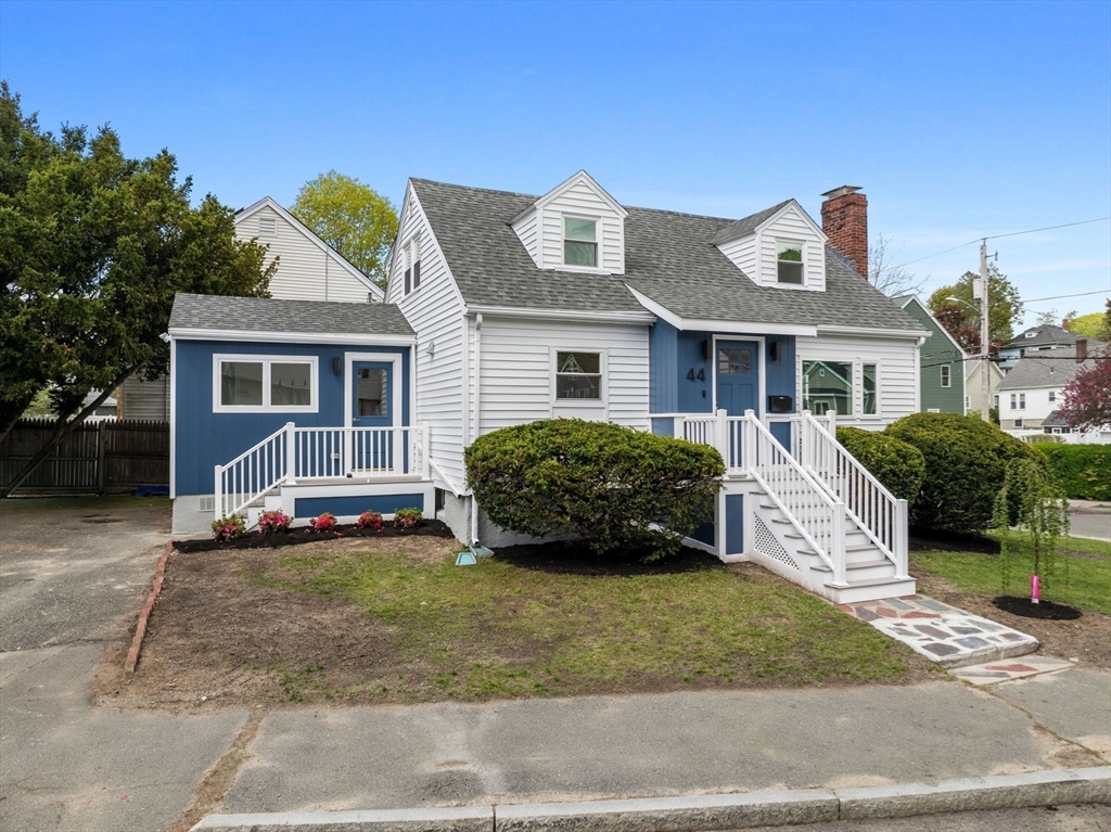 44 Greenhalge St