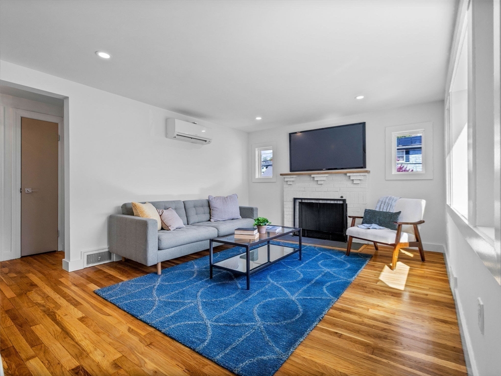 44 Greenhalge St