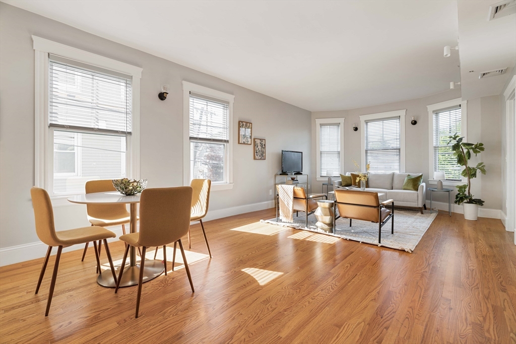 386 Washington Street # 2B