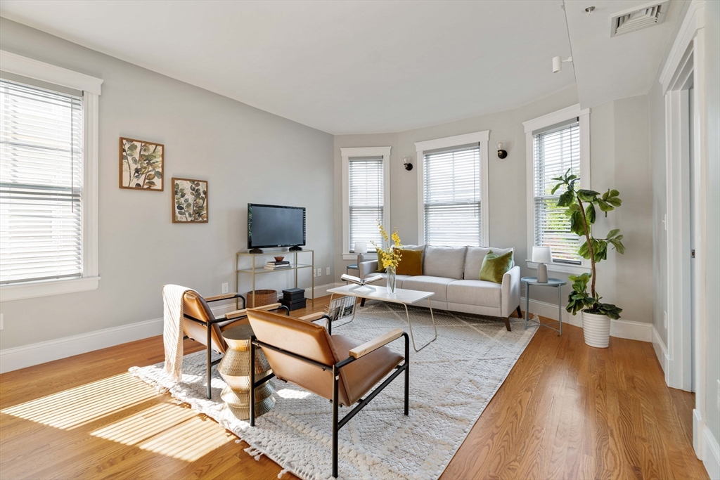 386 Washington Street # 2B