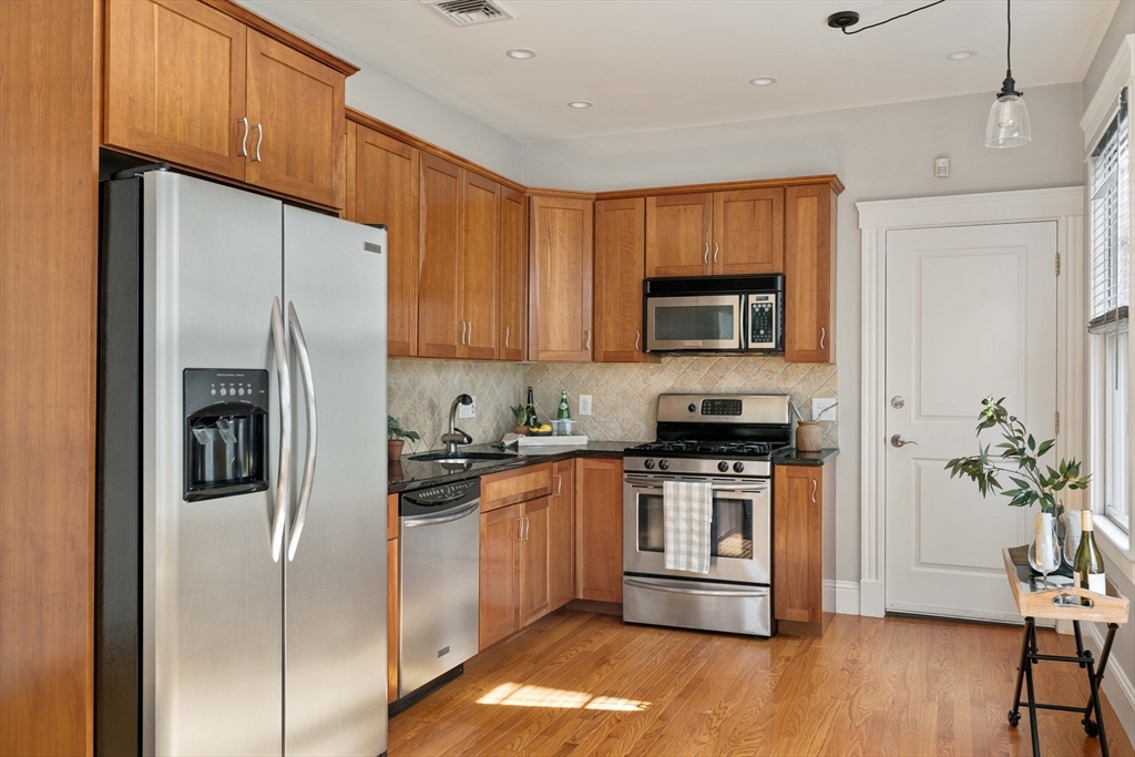 386 Washington Street # 2B