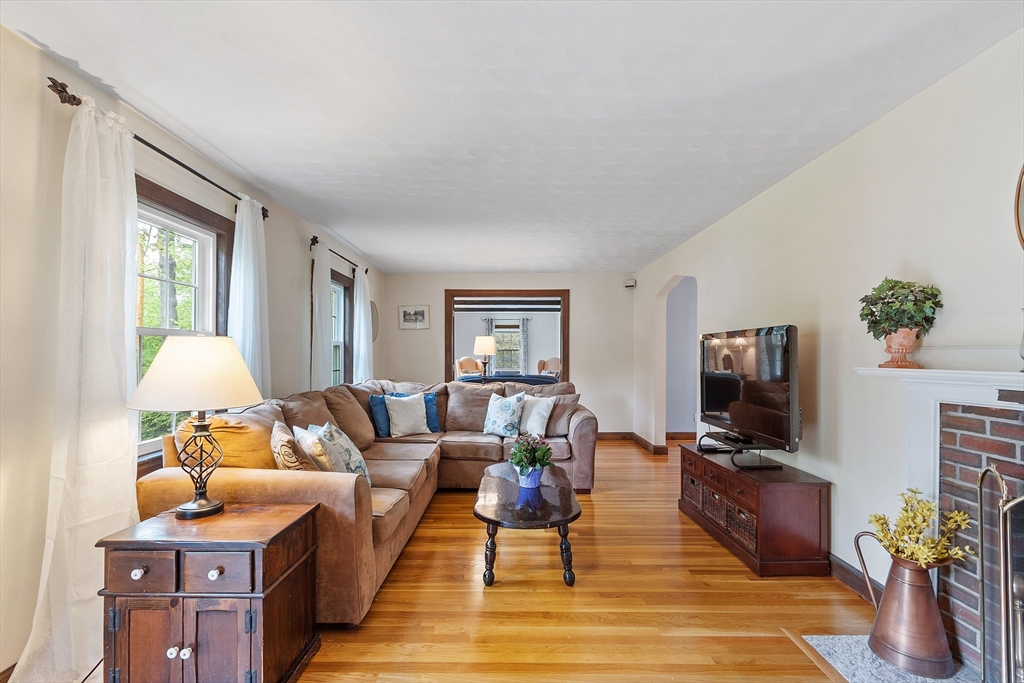 17 Phyllis Ave