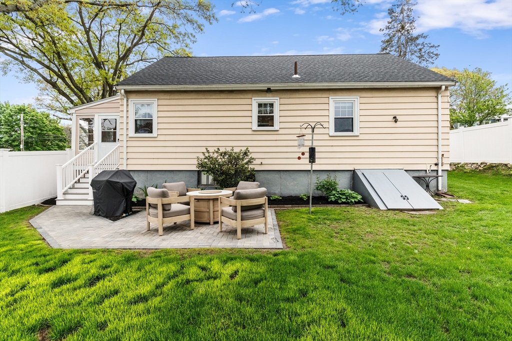 18 Elizabeth Rd