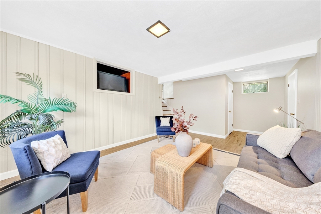 93 Hathaway Circle