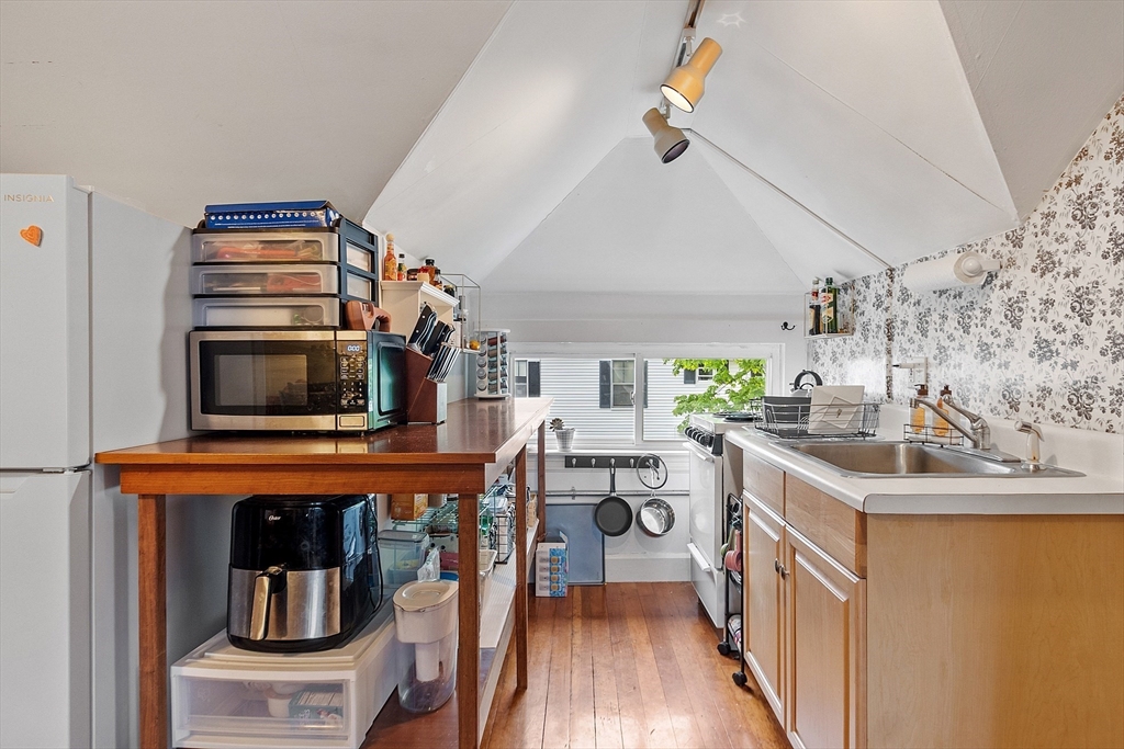 15-17 Faxon St