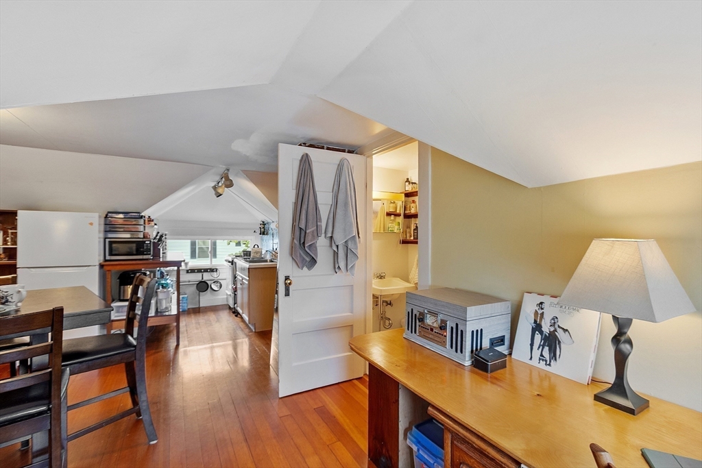15-17 Faxon St