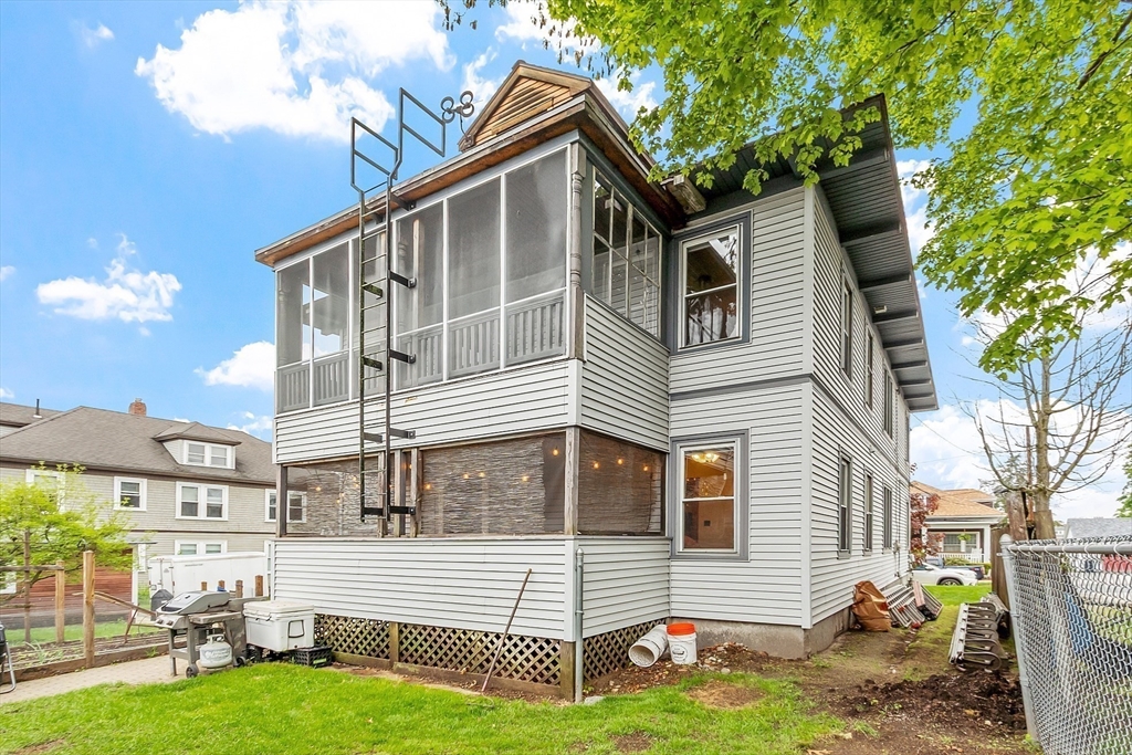 15-17 Faxon St