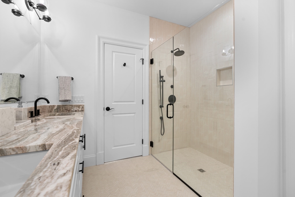 4 Pioneer Rd # 4