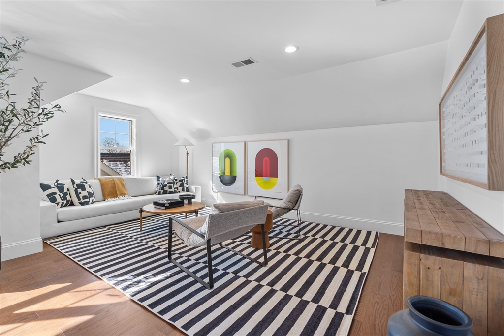 4 Pioneer Rd # 4