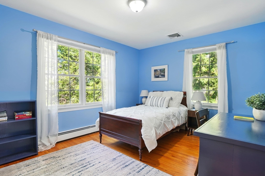 4 Ledgelawn Ave