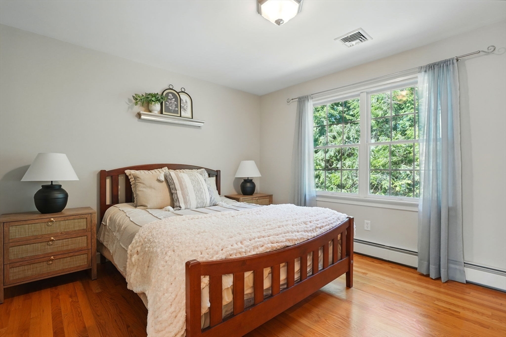 4 Ledgelawn Ave