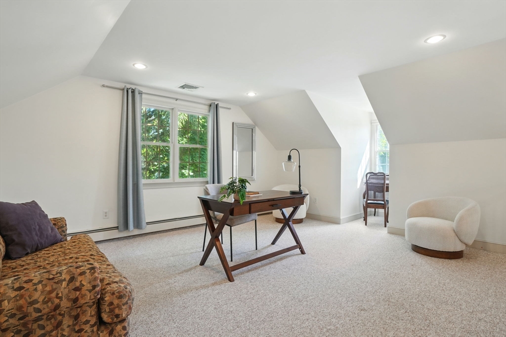 4 Ledgelawn Ave
