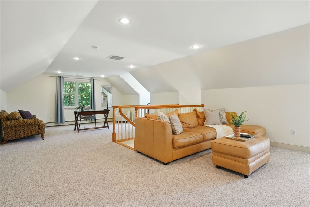 4 Ledgelawn Ave