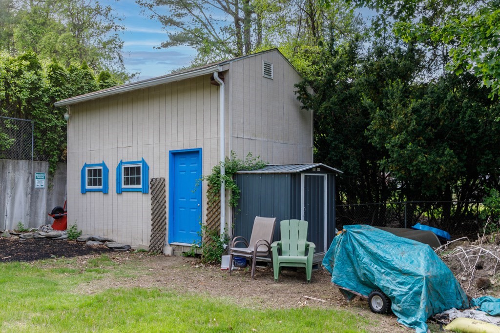 285 Willard Street