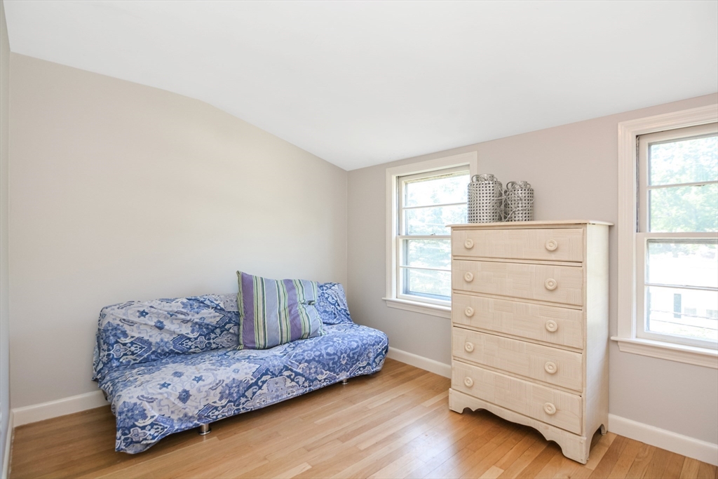 8 Hammond Rd