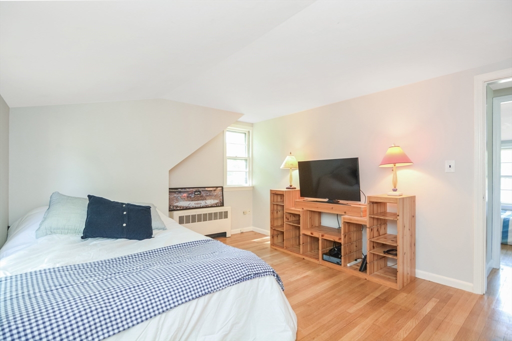 8 Hammond Rd