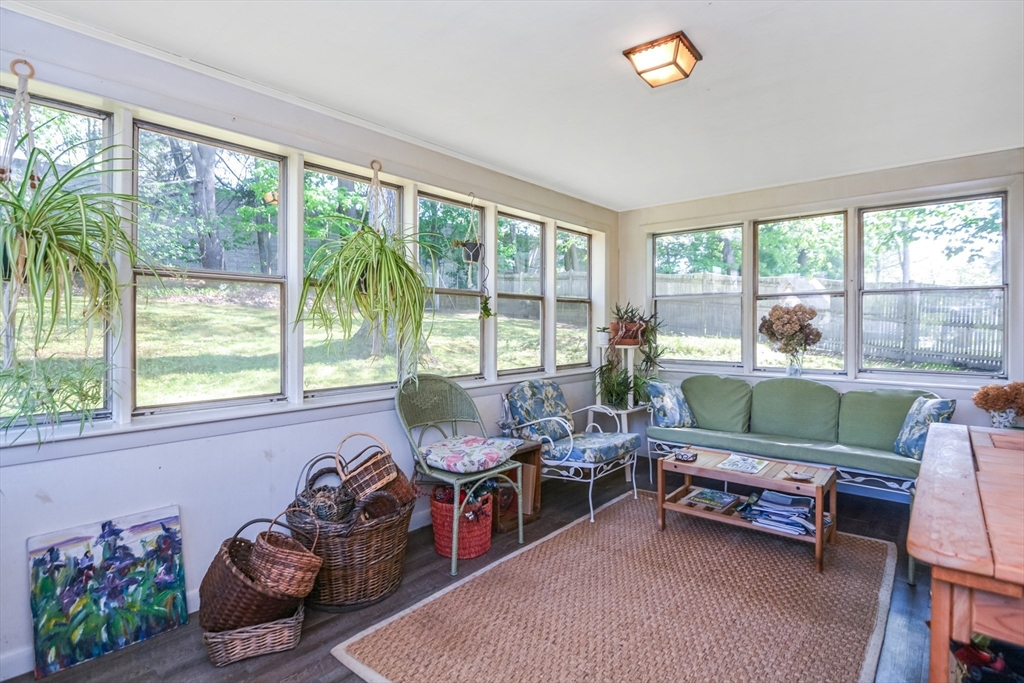 8 Hammond Rd