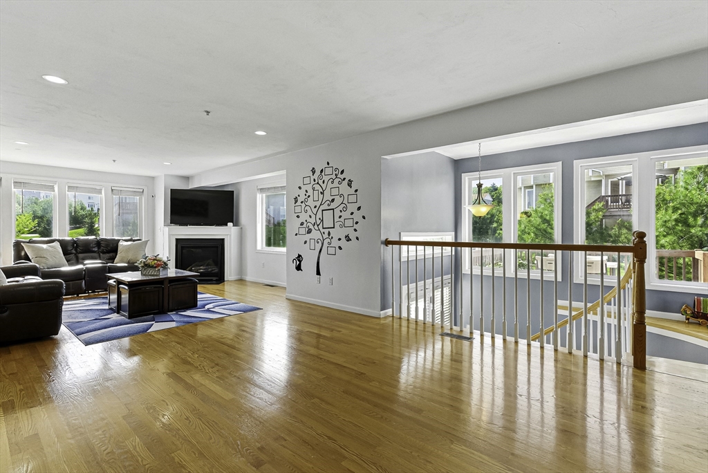 15 Queen Isabella Way # 15
