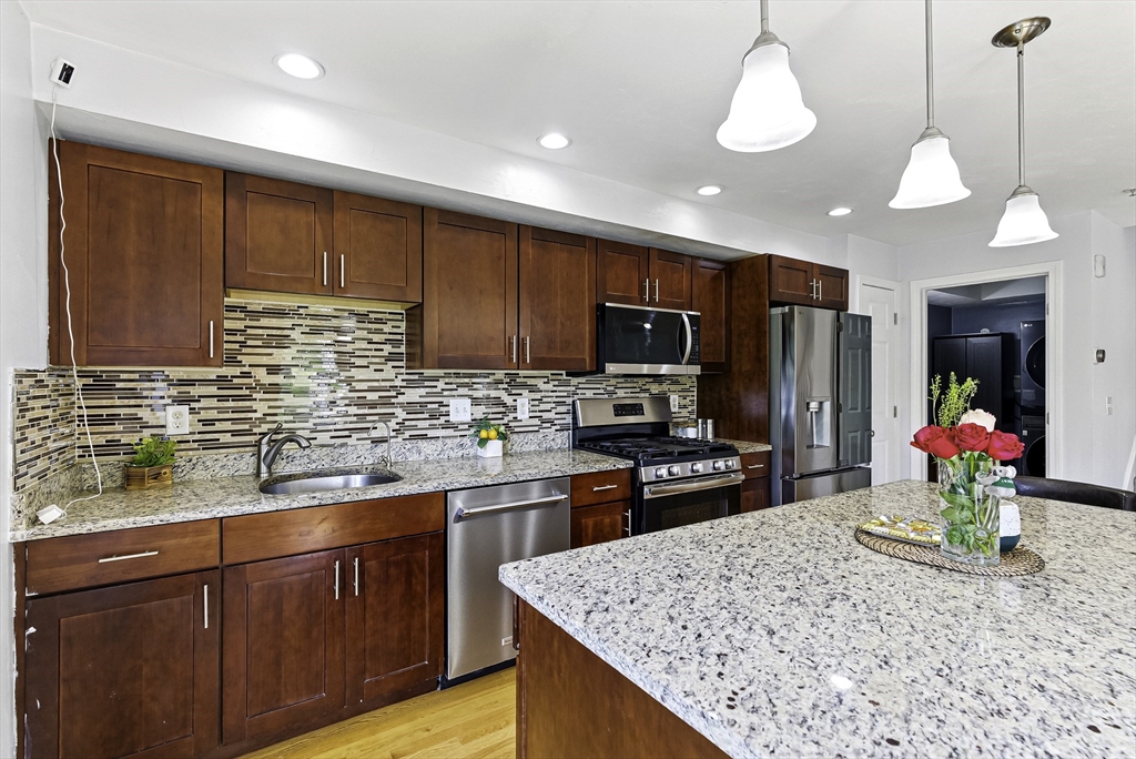 15 Queen Isabella Way # 15