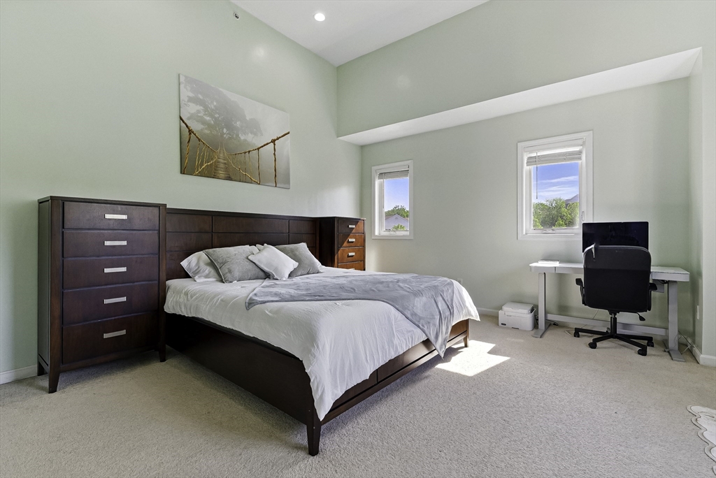 15 Queen Isabella Way # 15