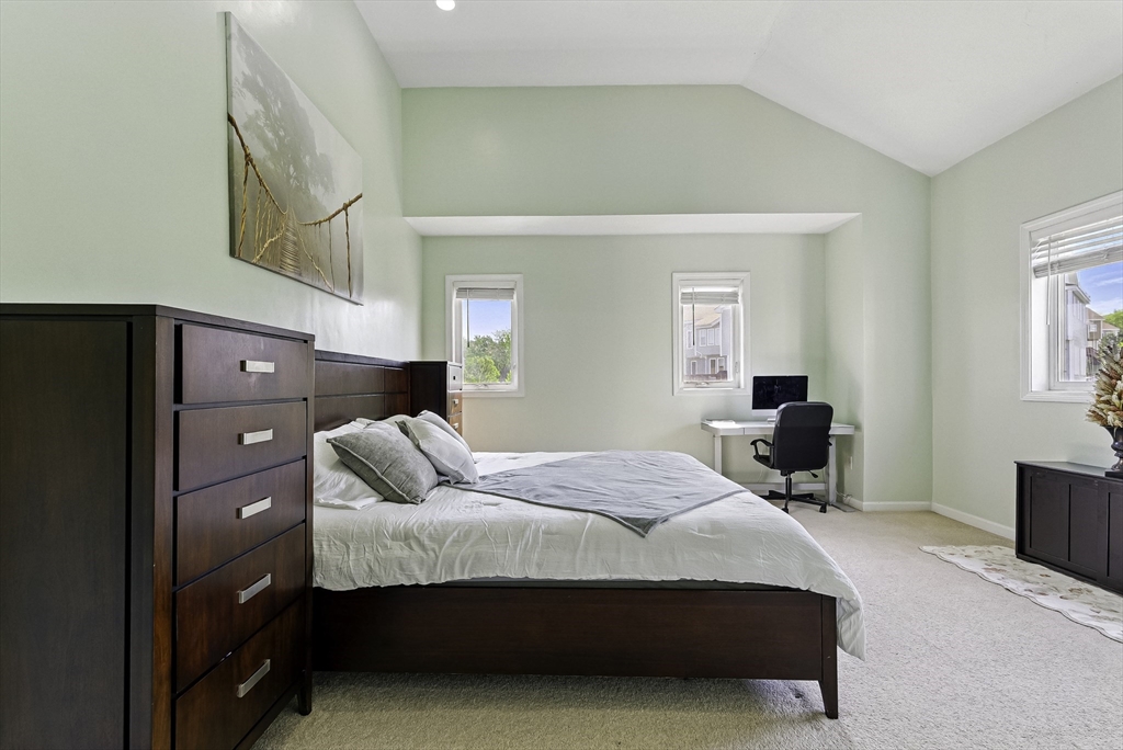 15 Queen Isabella Way # 15