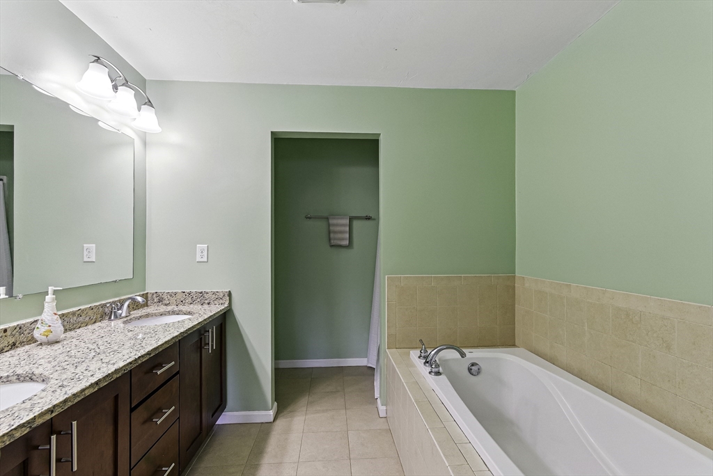 15 Queen Isabella Way # 15