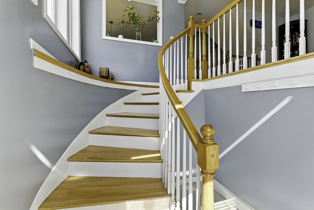 15 Queen Isabella Way # 15