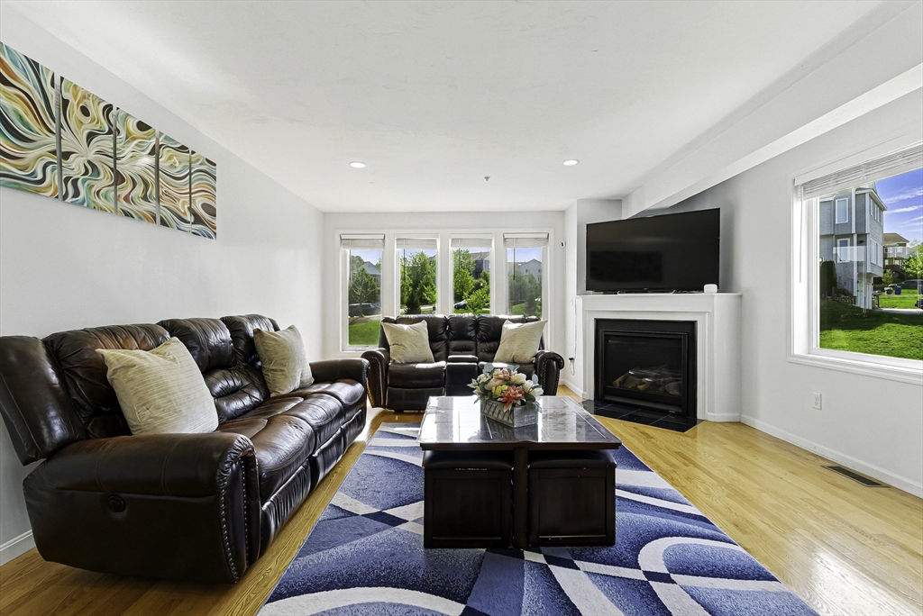 15 Queen Isabella Way # 15