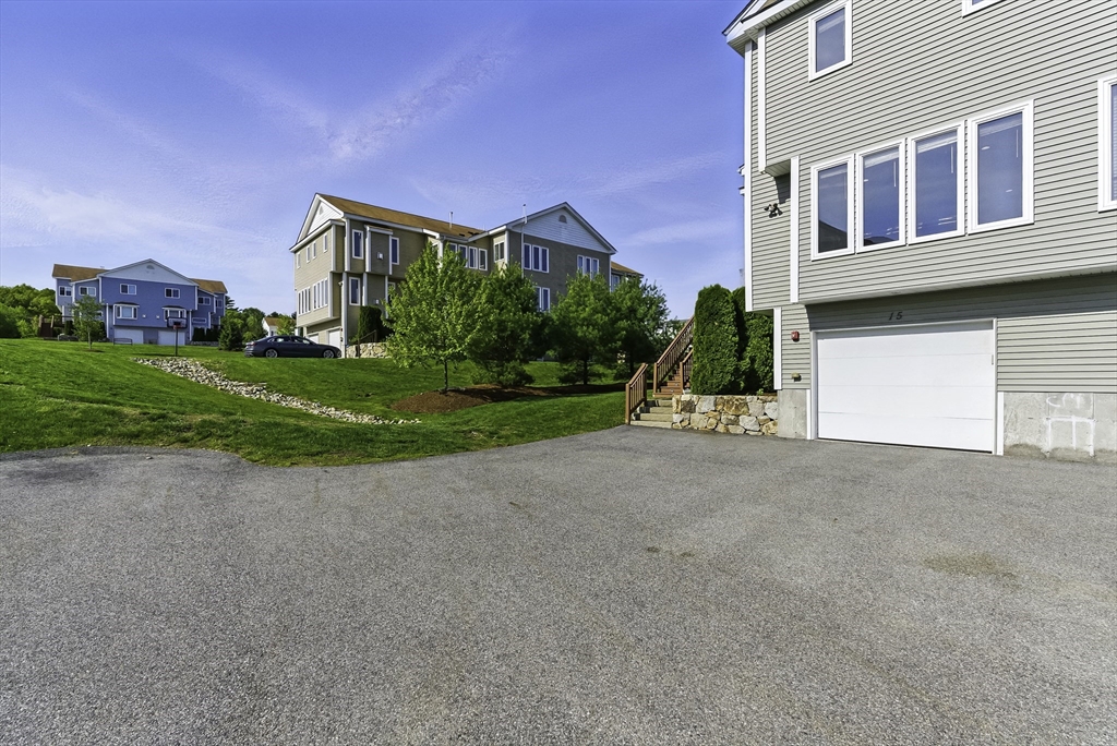 15 Queen Isabella Way # 15