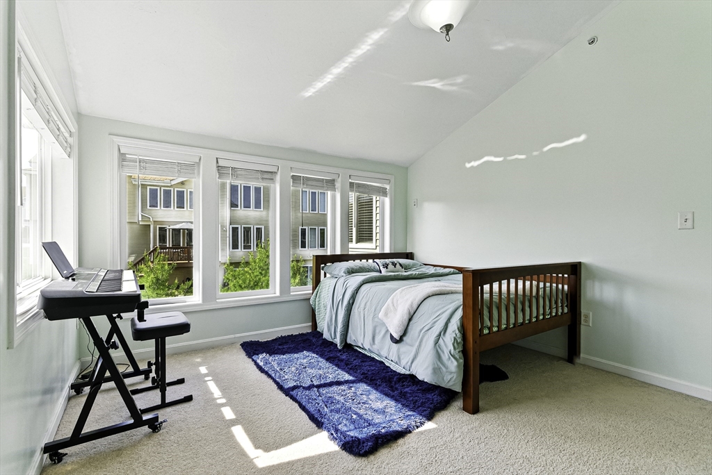 15 Queen Isabella Way # 15
