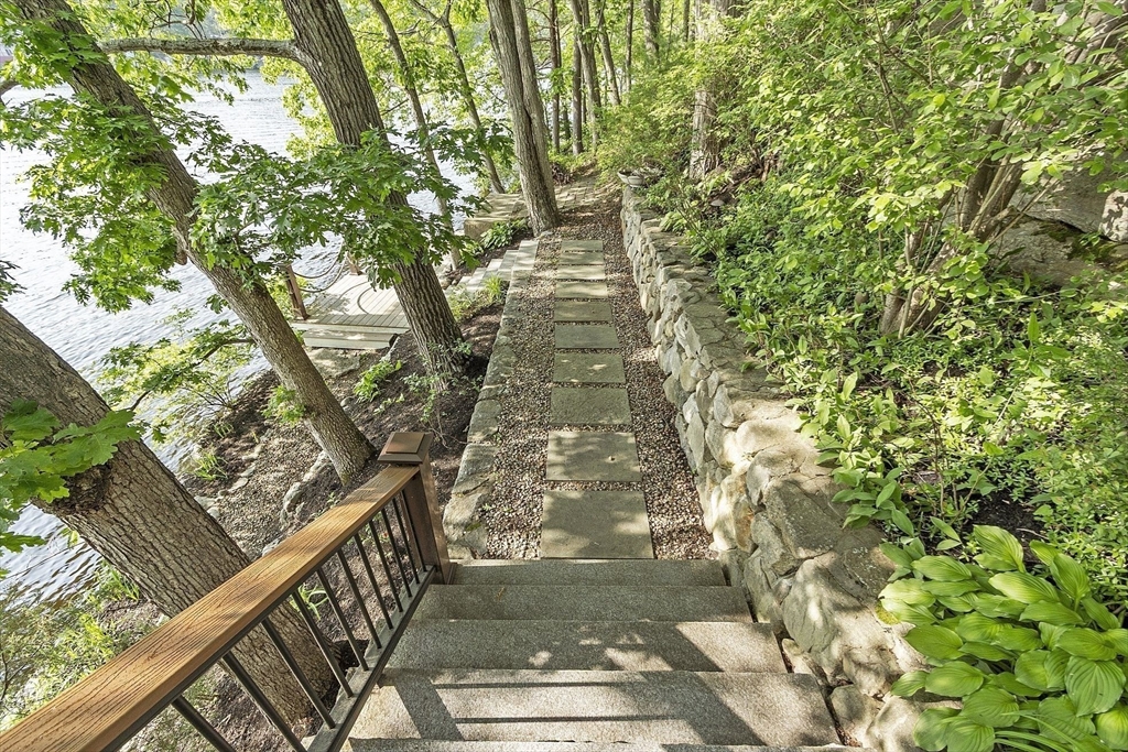 55 Wenuchas Trail, Groton