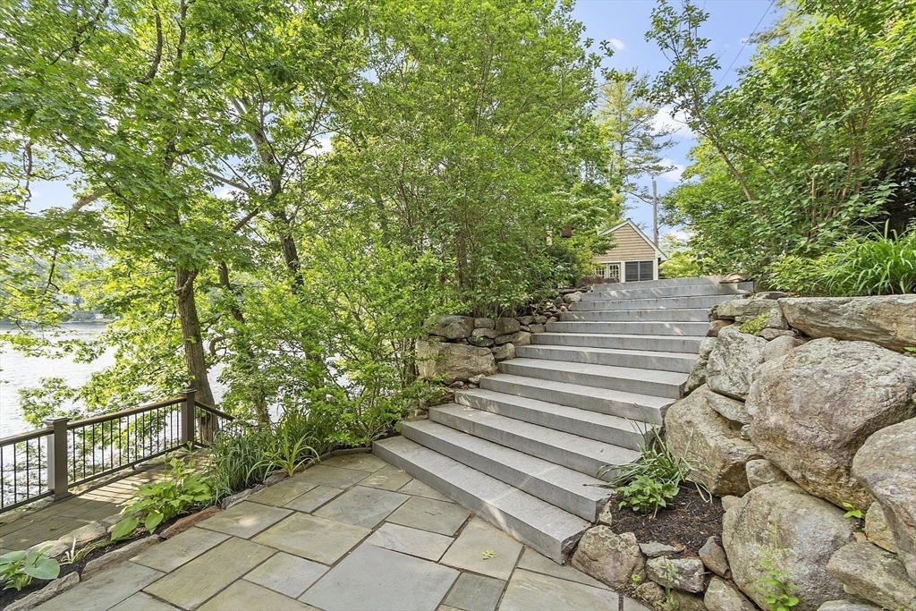 55 Wenuchas Trail, Groton