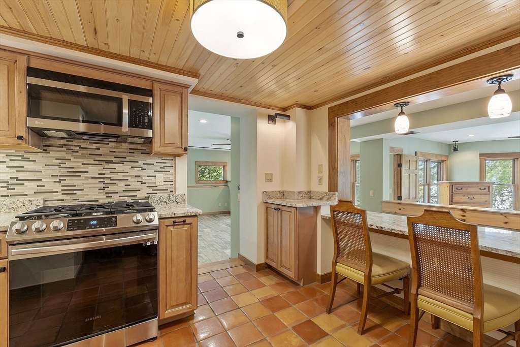 55 Wenuchas Trail, Groton
