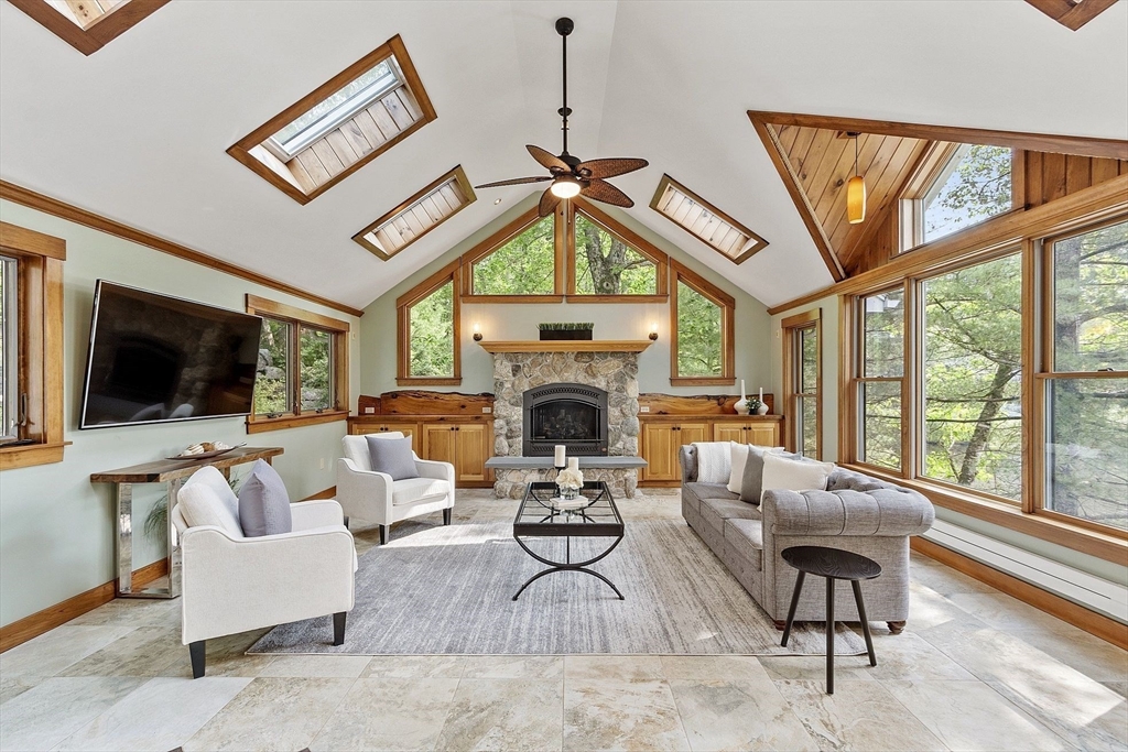 55 Wenuchas Trail, Groton