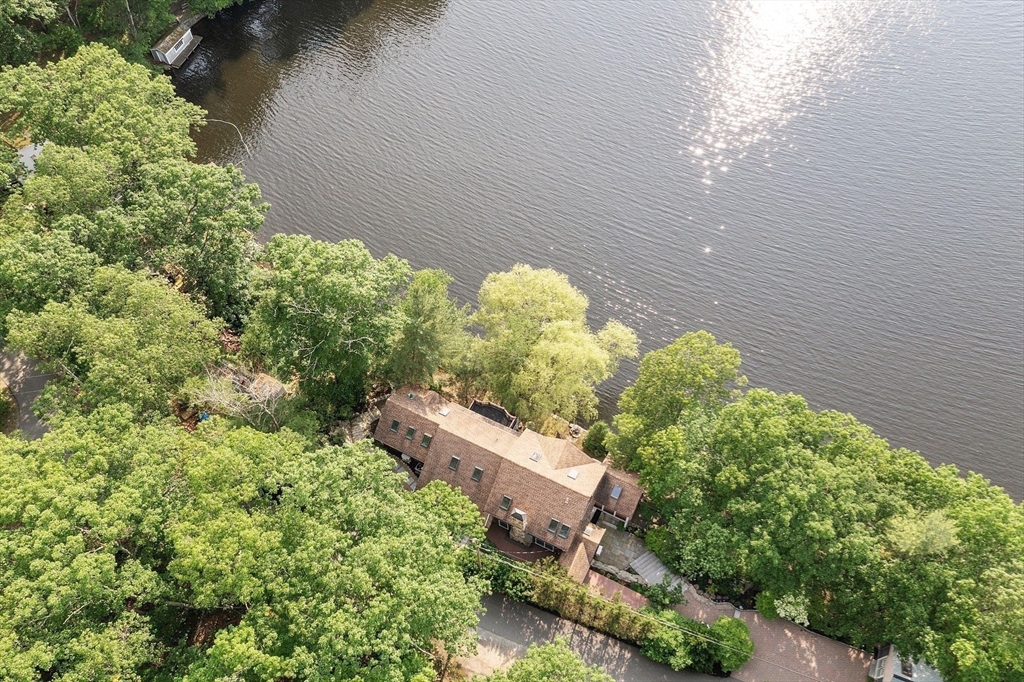 55 Wenuchas Trail, Groton
