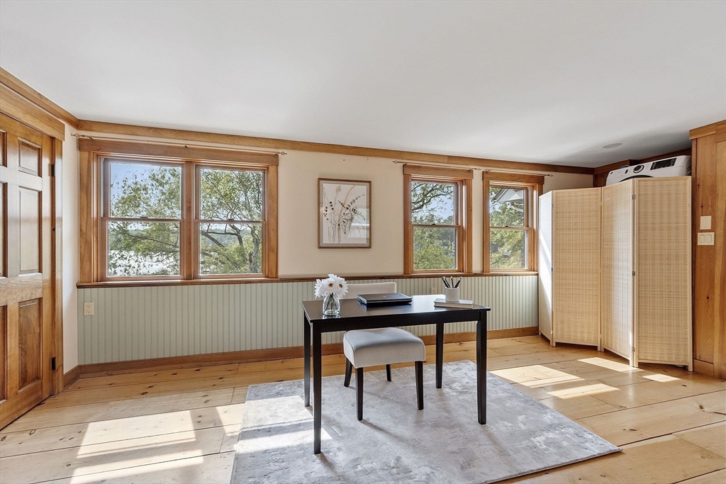 55 Wenuchas Trail, Groton