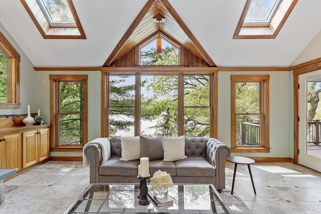 55 Wenuchas Trail, Groton