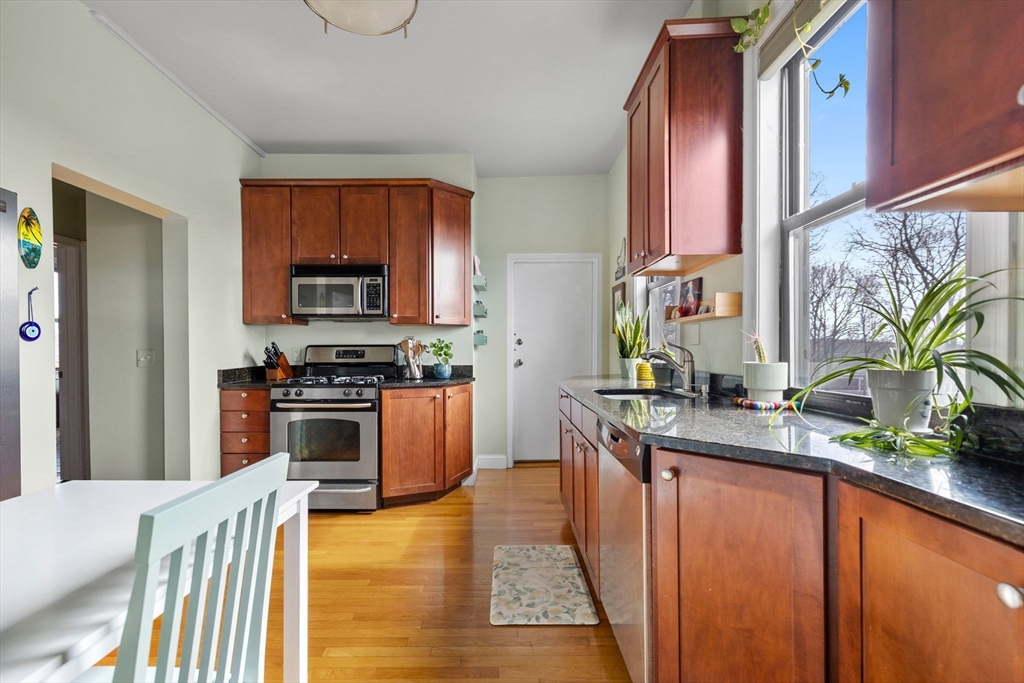 42 Rockview St # 6