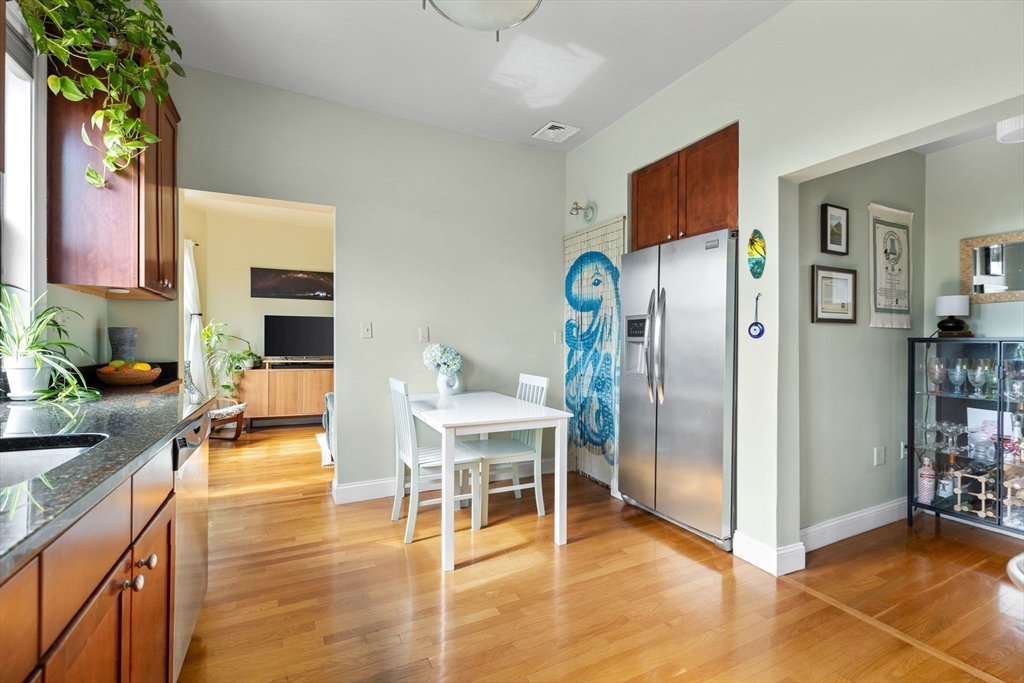 42 Rockview St # 6