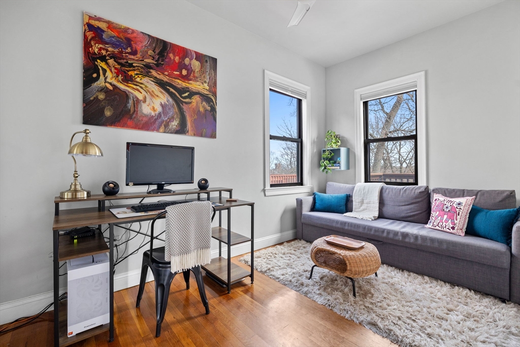 42 Rockview St # 6