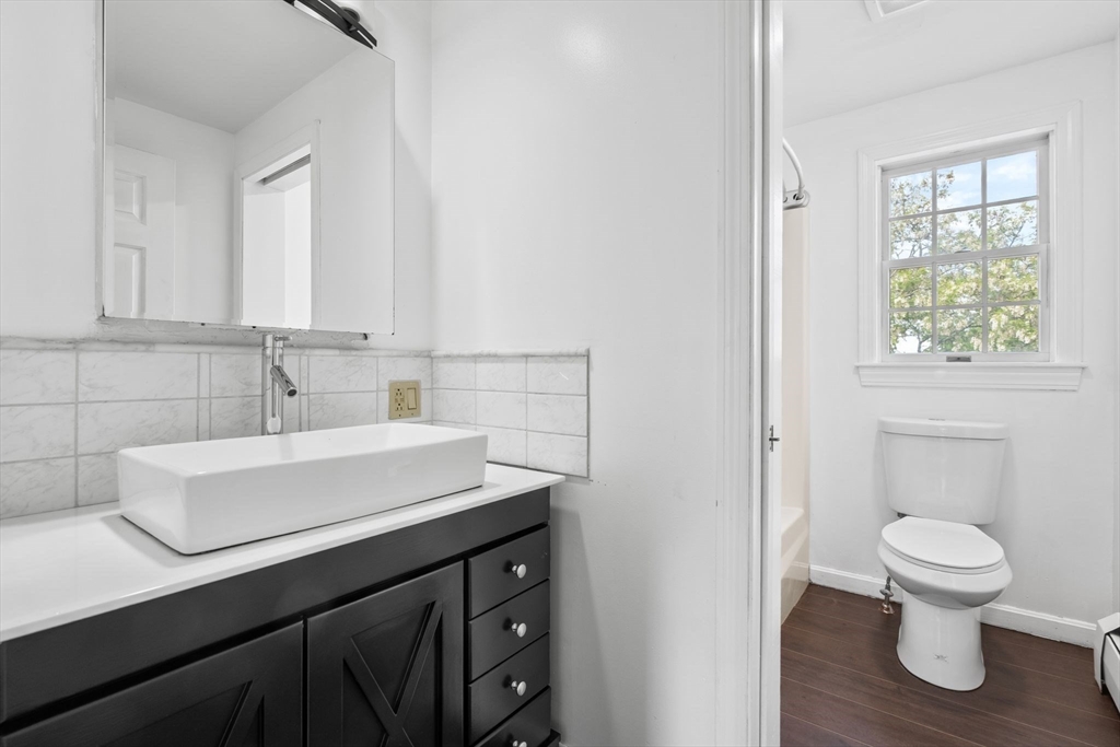 103 Claybourne # 103