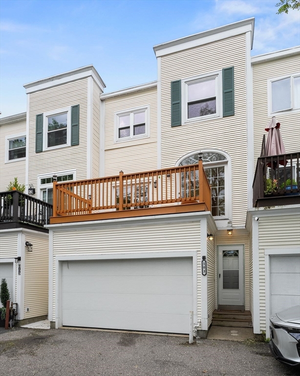 103 Claybourne # 103