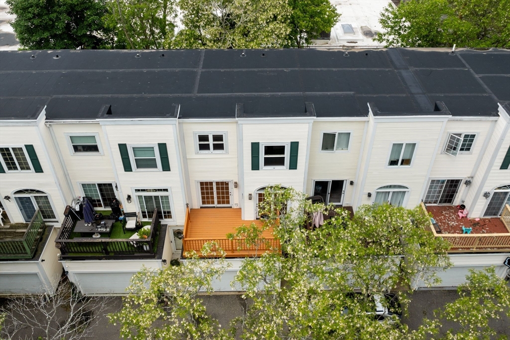 103 Claybourne # 103