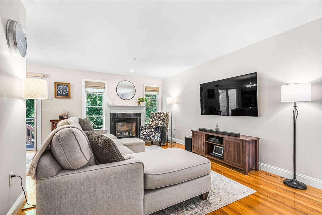 38 Karopulios Dr # 38