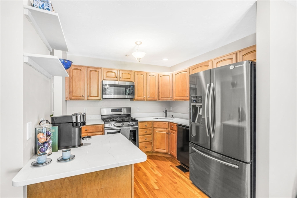 38 Karopulios Dr # 38
